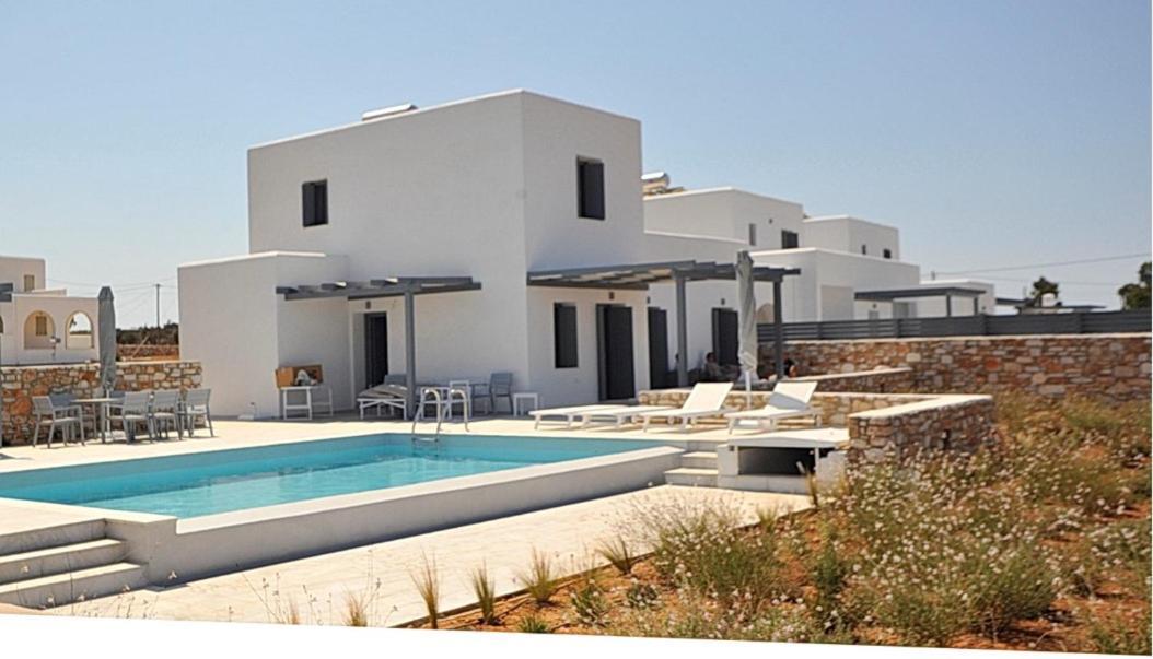 Blue Diamonds Paros Pounda