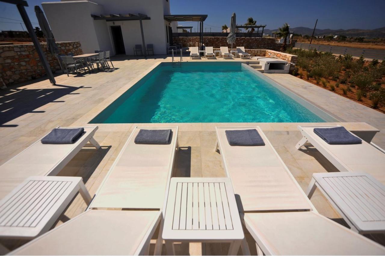 Blue Diamonds Paros Willa