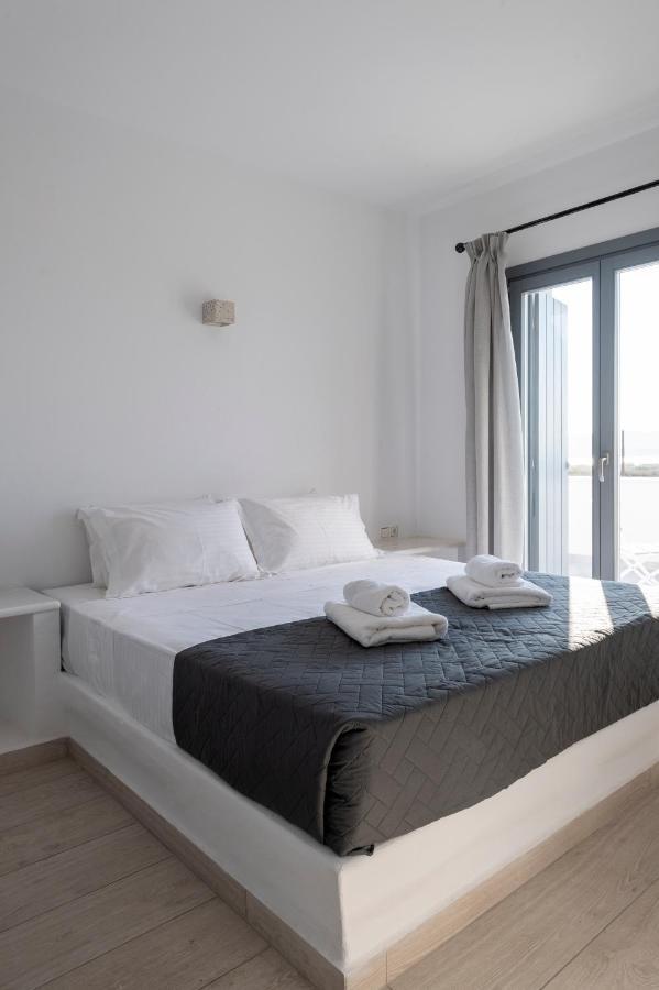 Blue Diamonds Paros Willa *