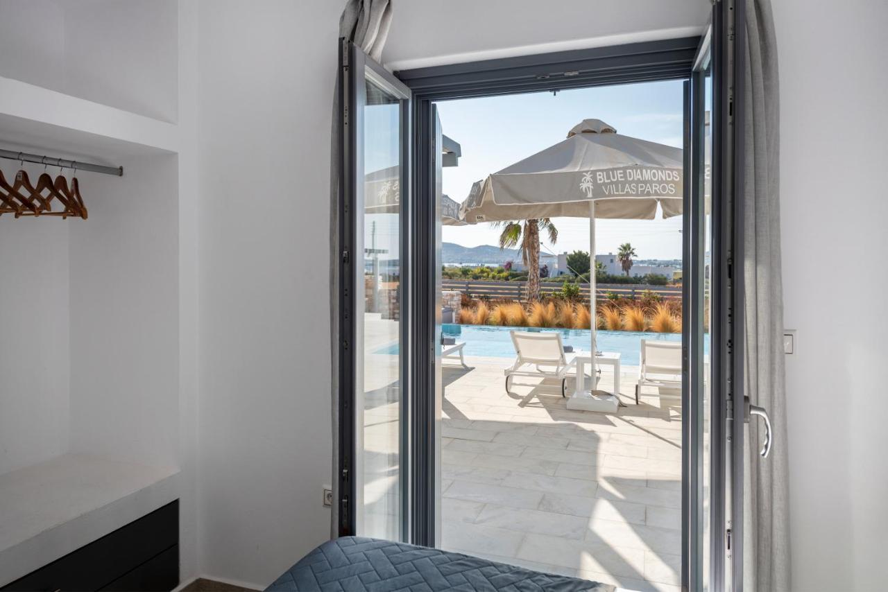 Willa Blue Diamonds Paros